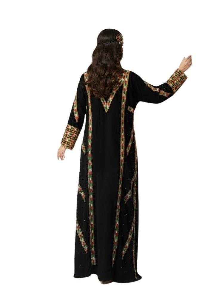 بريميم جلابية عسيرية سوداء بتطريز هندسي متعدد الألوان - الزي التقليدي النسائي ليوم تأسيس المملكة العربية السعودية، جلابية عسيرية أنيقة تعكس التراث الثقافي السعودي. - Image 2